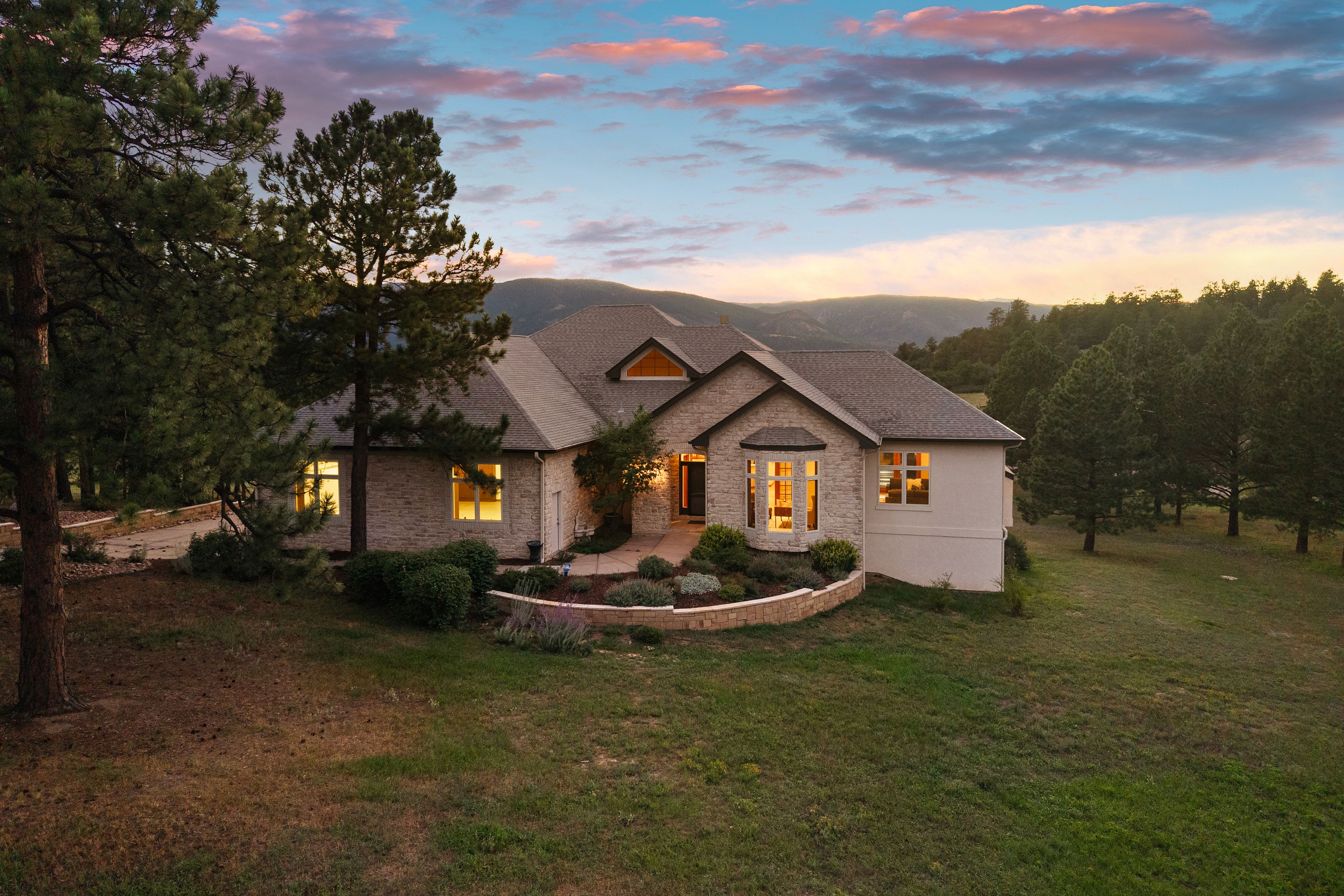  Set on over 4 acres in Perry Park East - 物件實景