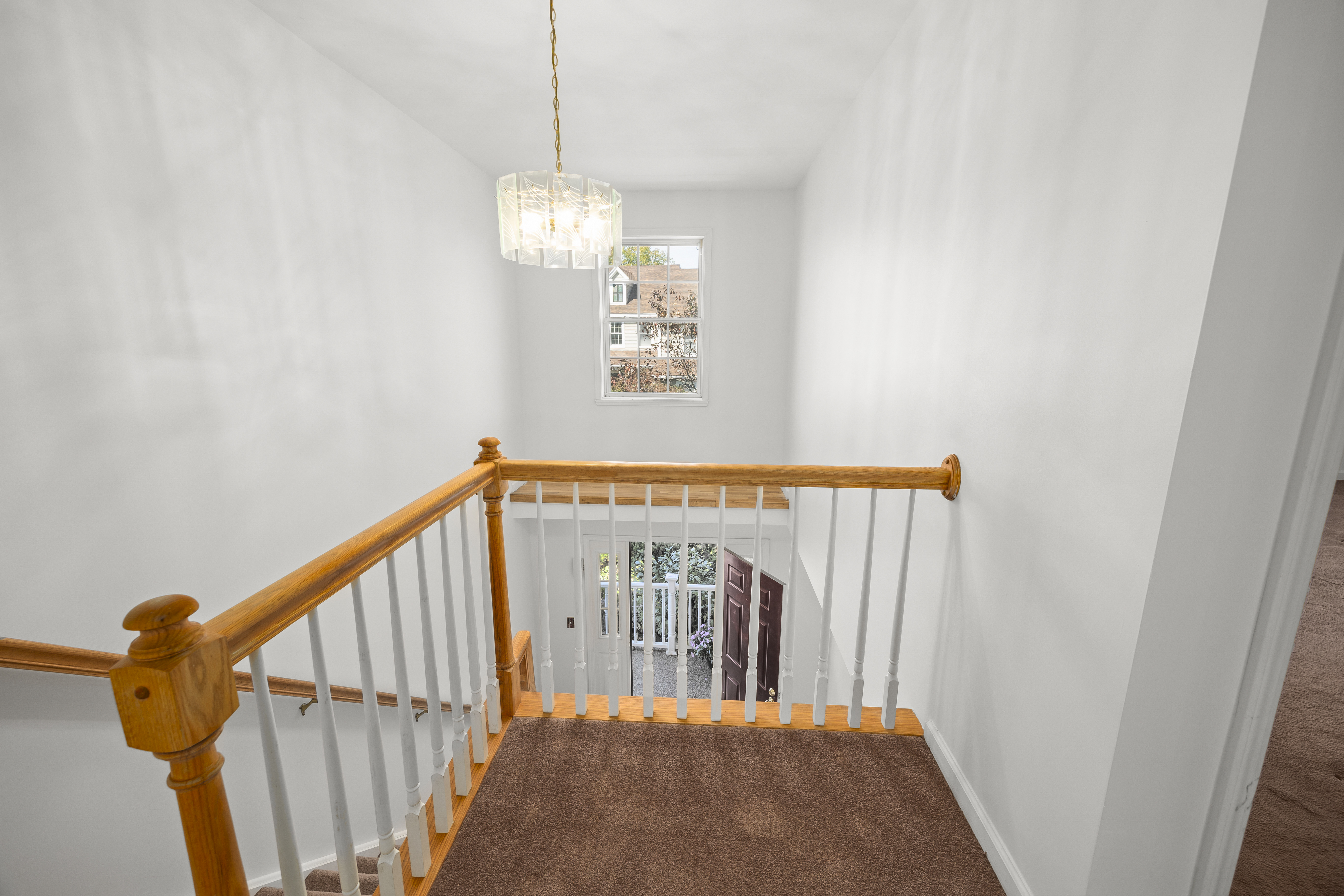  Turnkey Hudson Valley Townhouse: Main-Level Suite, Mountain Views & Deck - 物件實景