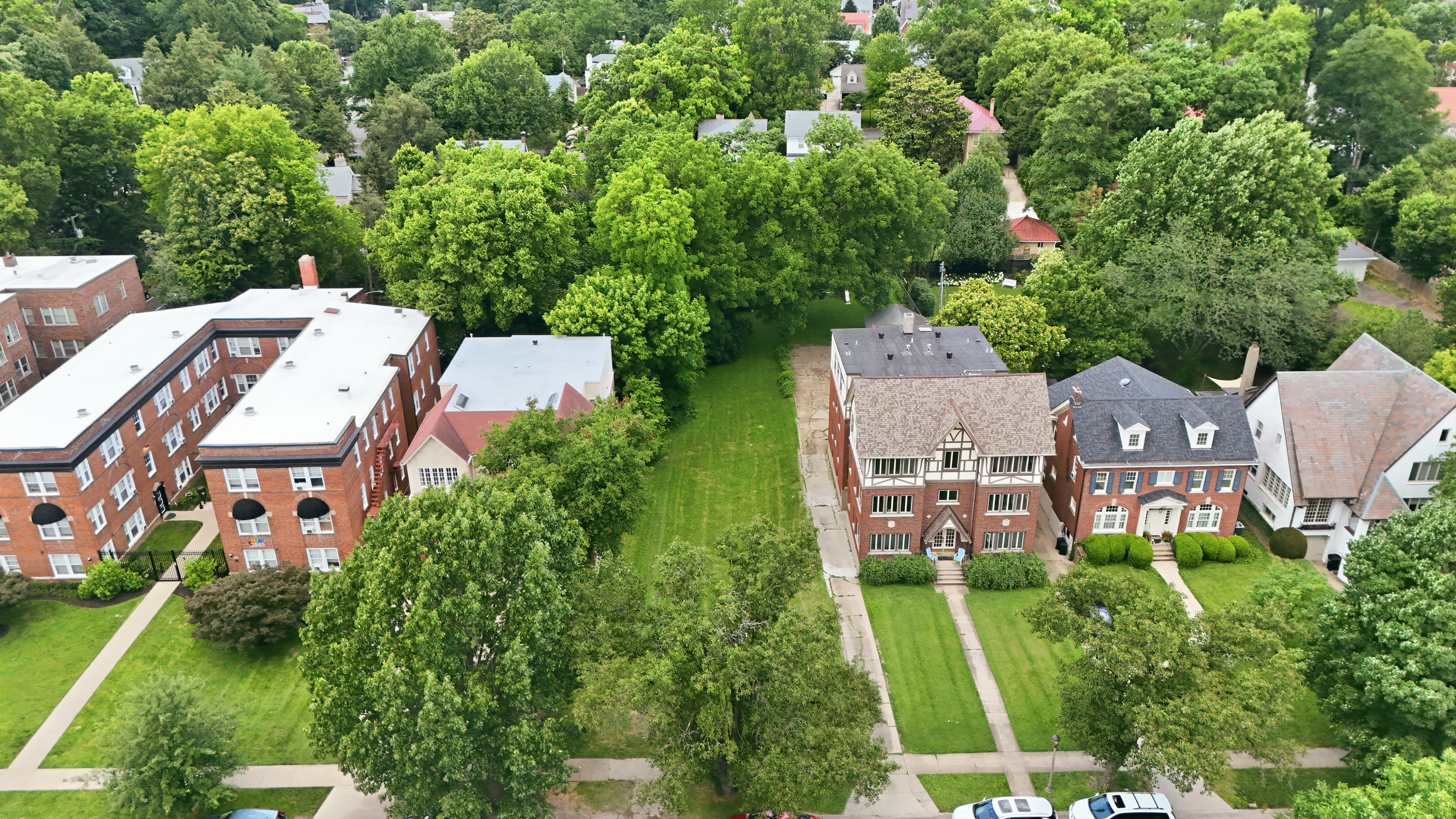  2055 Douglass Boulevard, Louisville, KY 40205 - 物件實景