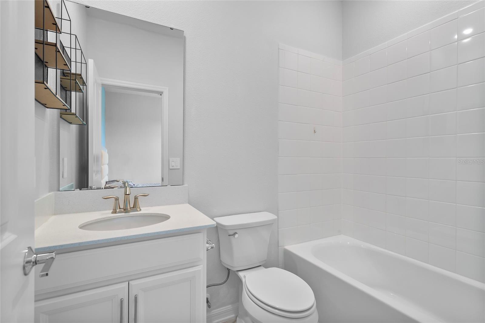 MOUNT DORA, Florida, 32757, United States, 4 Bedrooms Bedrooms, ,4 BathroomsBathrooms,Residential,For Sale,1978918