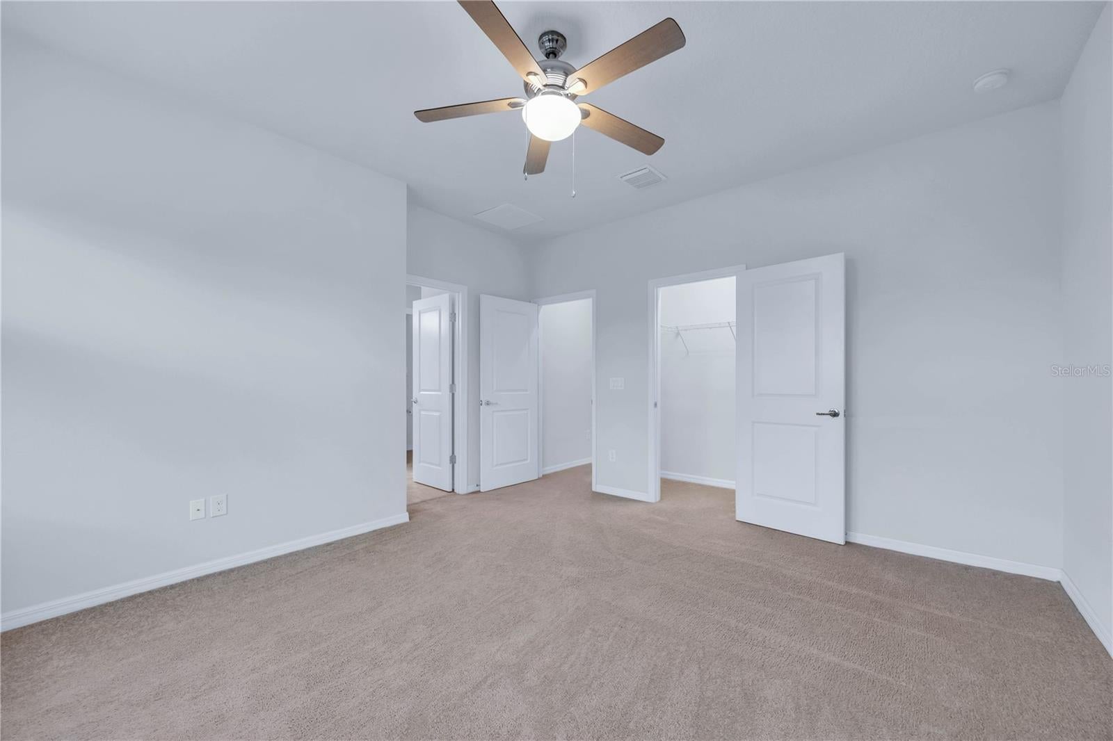 WINTER GARDEN, Florida, 34787, United States, 4 Bedrooms Bedrooms, ,3 BathroomsBathrooms,Residential,For Sale,1993845