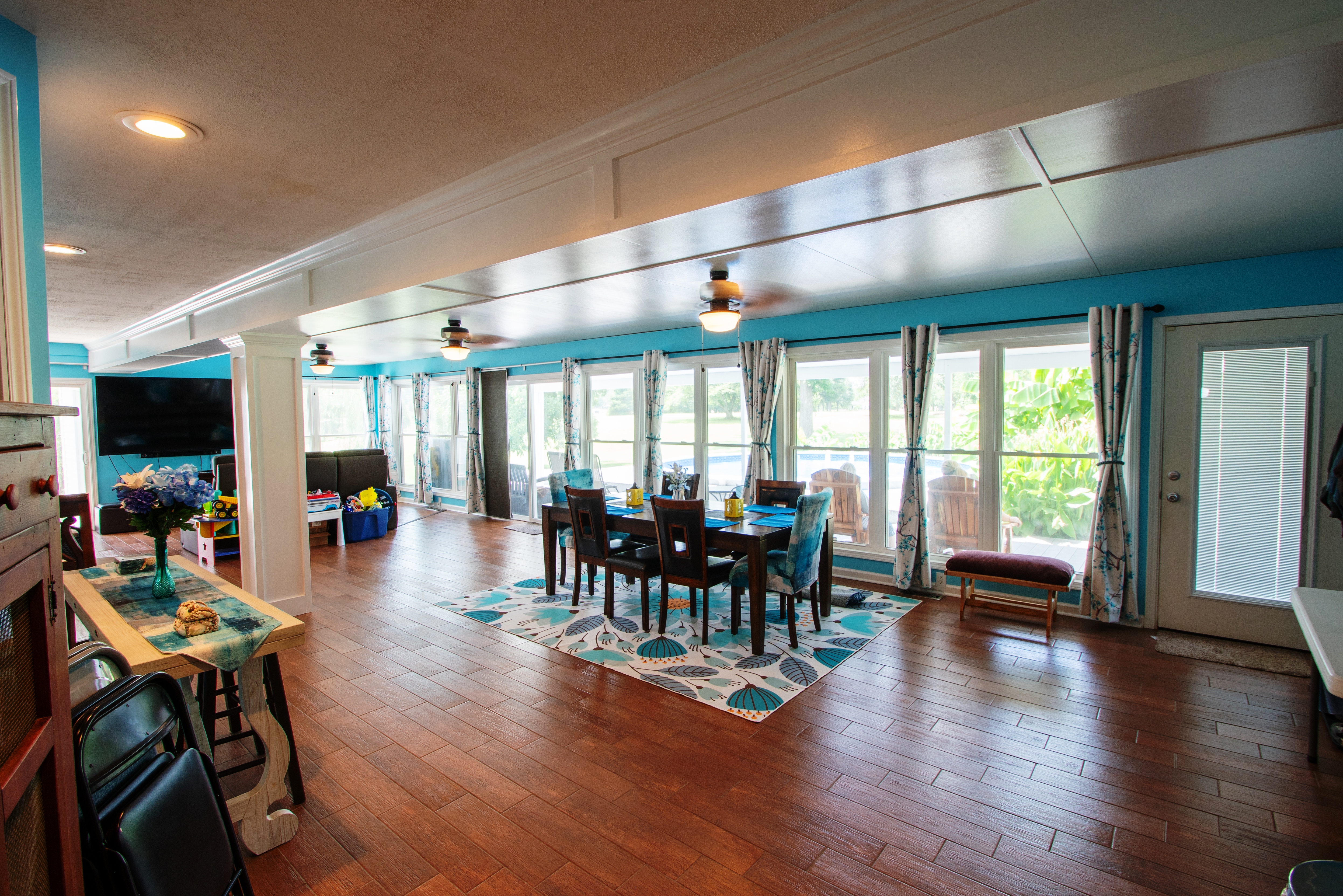 Paducah, Kentucky, 42003, United States, 4 Bedrooms Bedrooms, ,2 BathroomsBathrooms,Residential,For Sale,1974262