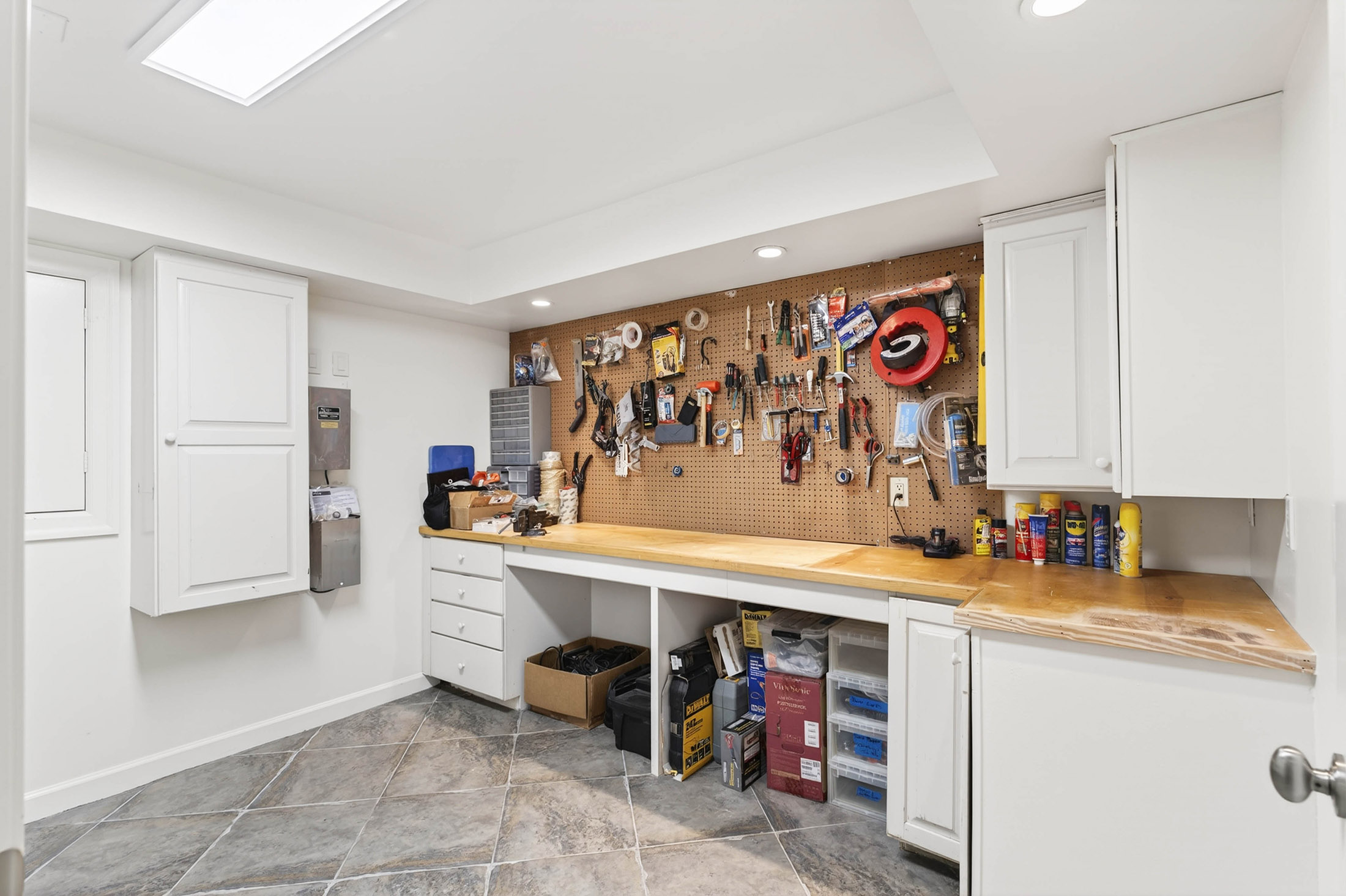  Stunning Estate with Pool Set on 1.3+/- Private Acres - 物件實景