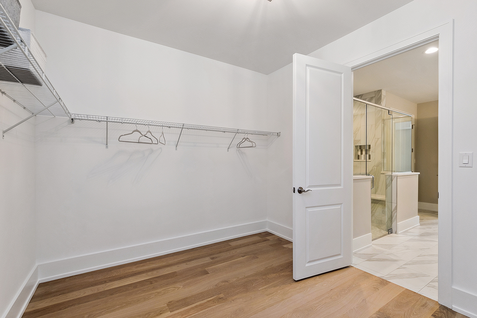 Orland Park, Illinois, 60467, United States, 2 Bedrooms Bedrooms, ,2 BathroomsBathrooms,Residential,For Sale,1921917