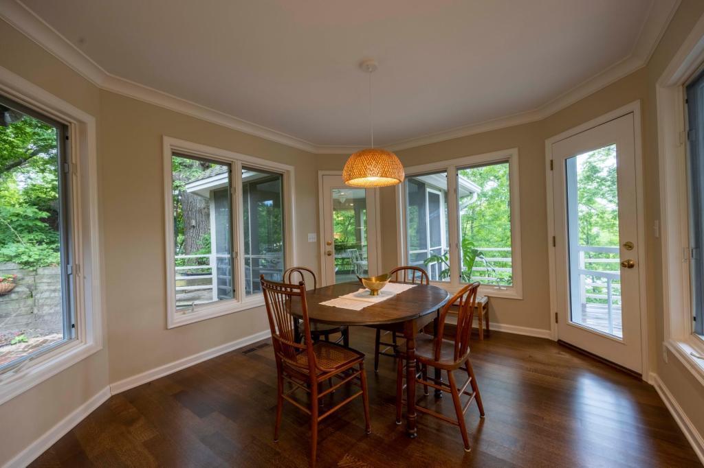 Mendota Heights, Minnesota, 55118, United States, 4 Bedrooms Bedrooms, ,3 BathroomsBathrooms,Residential,For Sale,1836960
