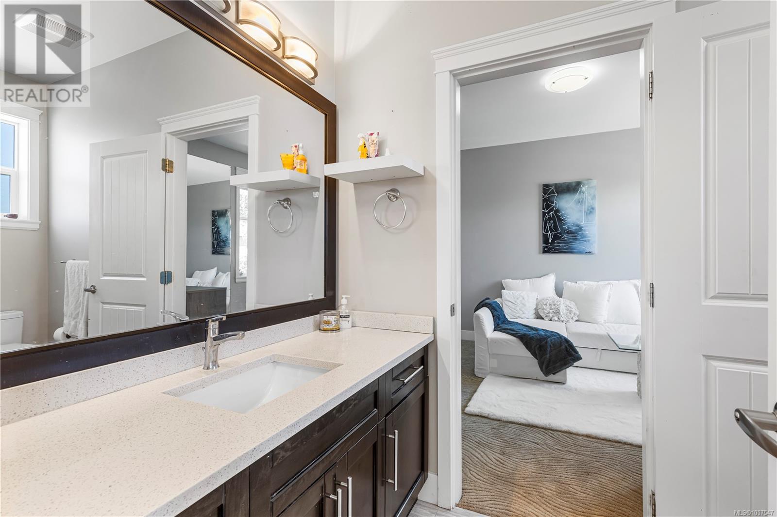 LANGFORD, British Columbia, V9B 0L2, CA, 5 Bedrooms Bedrooms, ,5 BathroomsBathrooms,Residential,For Sale,1896938