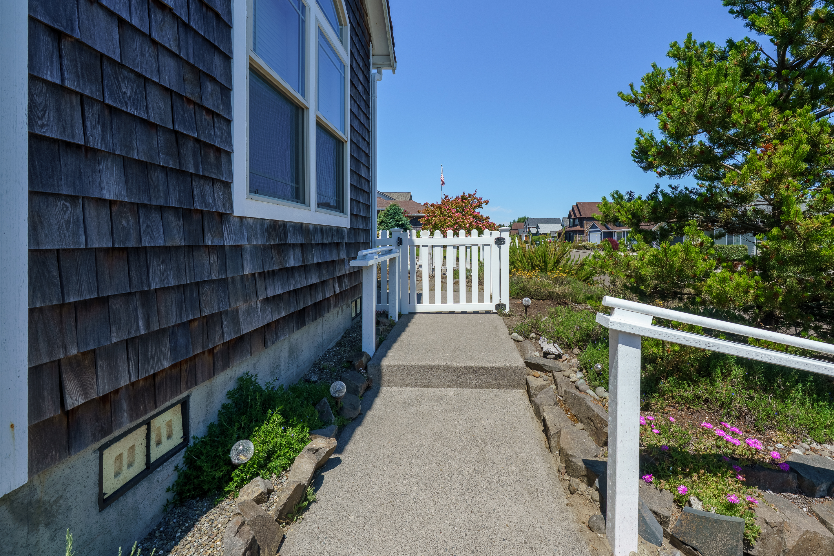Long Beach, Washington, 98631, United States, 4 Bedrooms Bedrooms, ,3 BathroomsBathrooms,Residential,For Sale,1942536