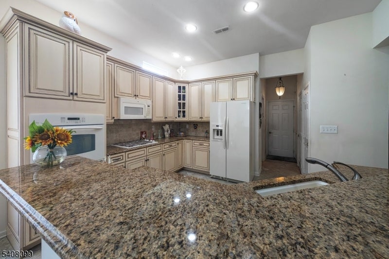 Monroe Township, New Jersey, 08831, United States, 2 Bedrooms Bedrooms, ,2 BathroomsBathrooms,Residential,For Sale,1976963