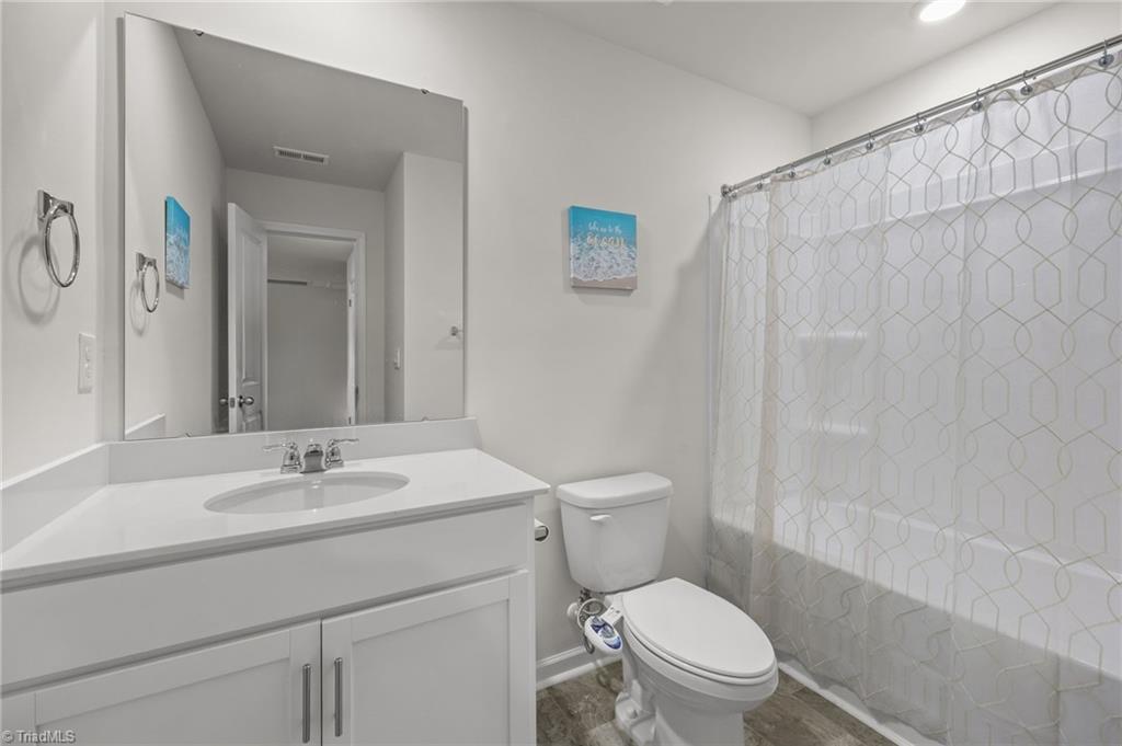 Davidson, North Carolina, 28036, United States, 4 Bedrooms Bedrooms, ,4 BathroomsBathrooms,Residential,For Sale,1909489