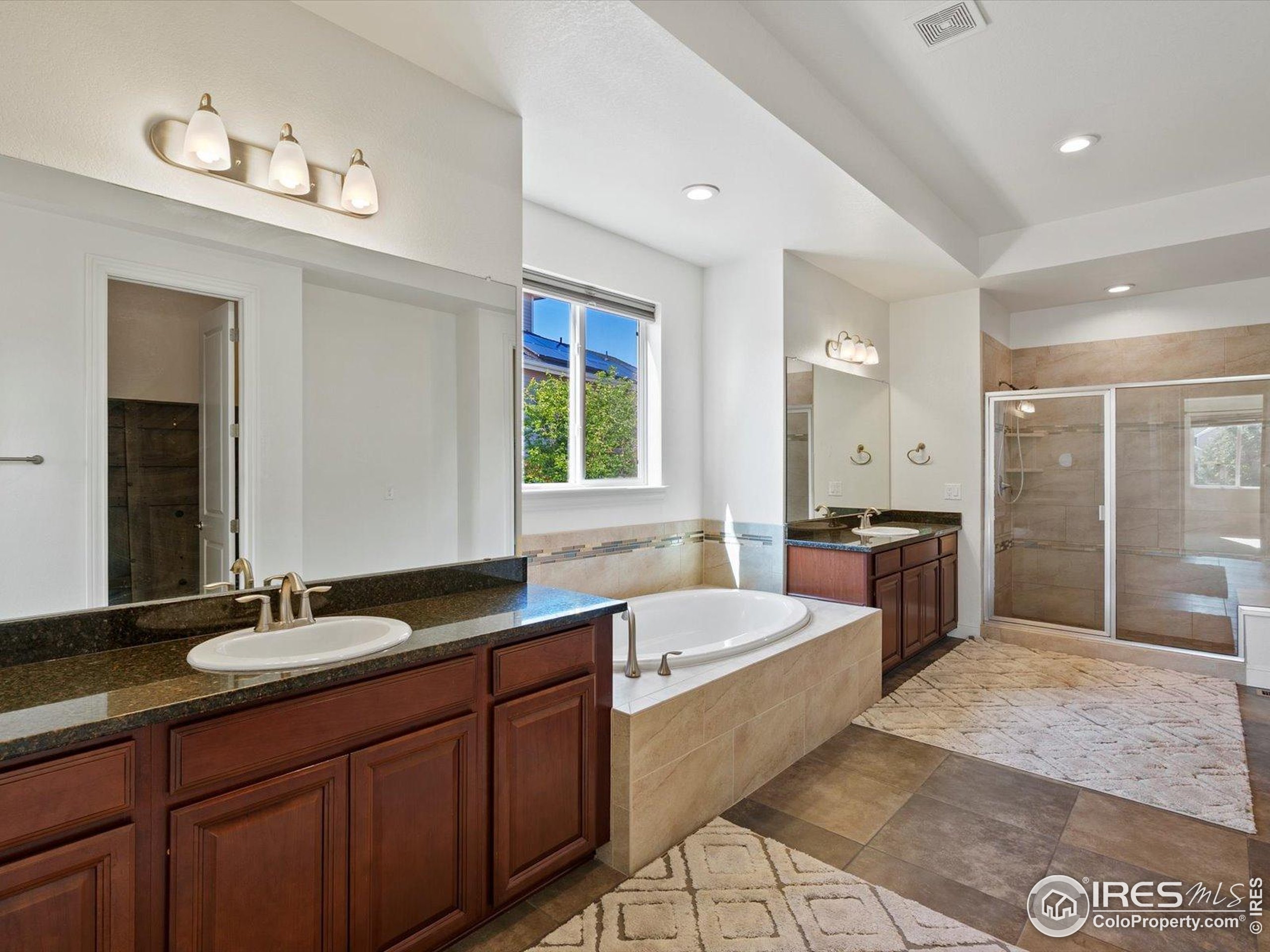 Arvada, Colorado, 80007, United States, 4 Bedrooms Bedrooms, ,3 BathroomsBathrooms,Residential,For Sale,1917292