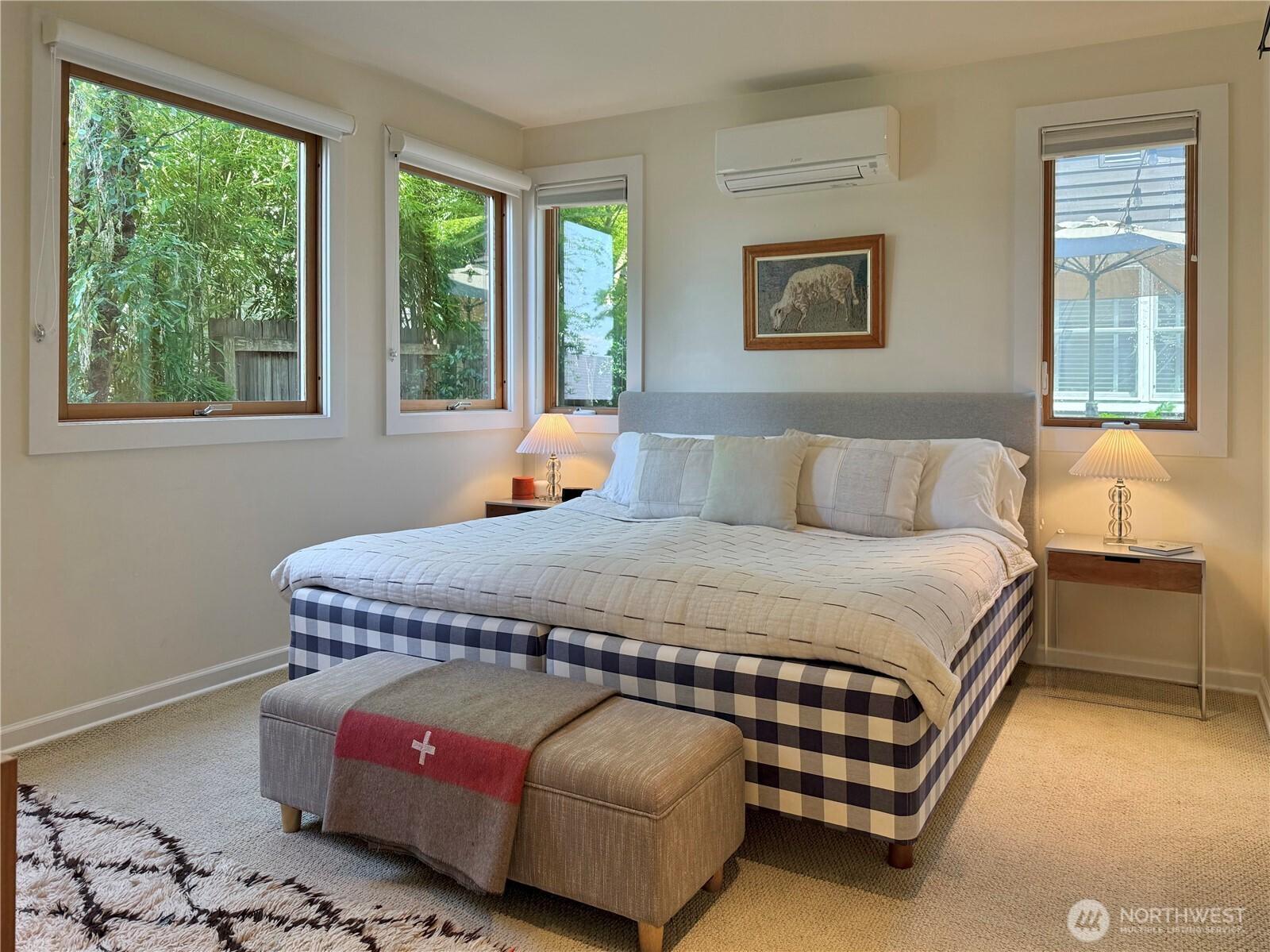 SEATTLE, Washington, 98102, United States, 2 Bedrooms Bedrooms, ,3 BathroomsBathrooms,Residential,For Sale,1901713