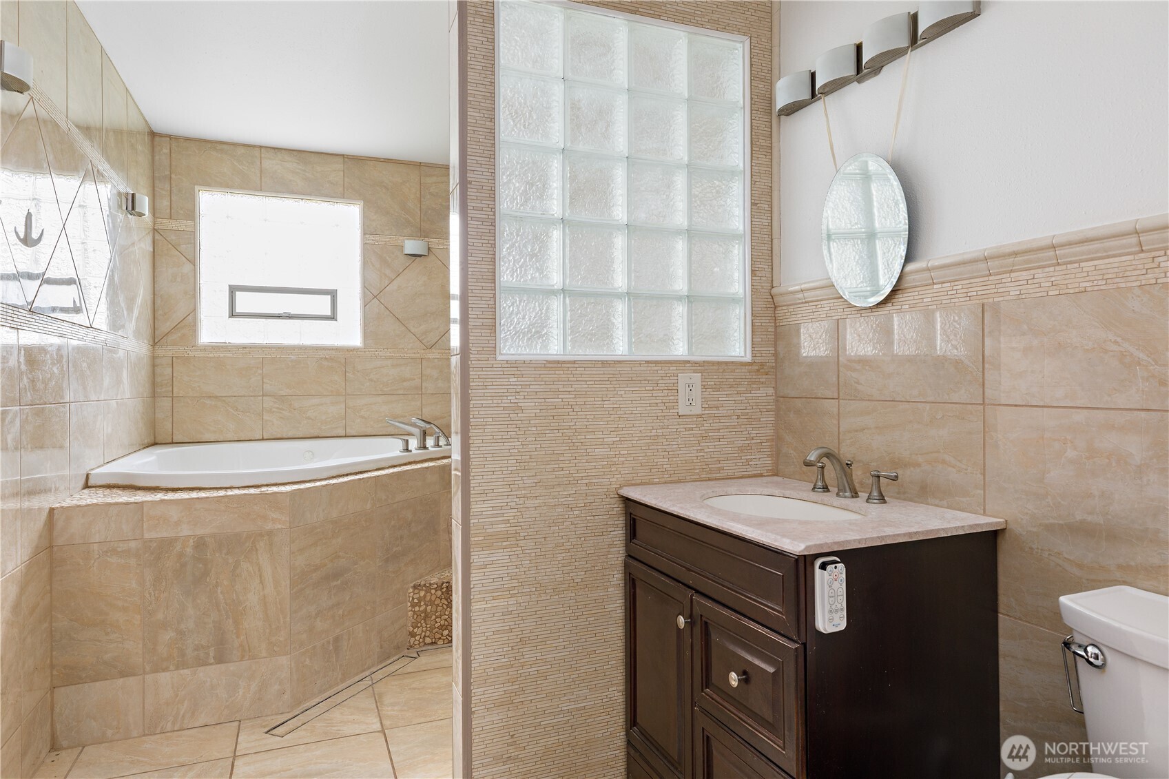 Oak Harbor, Washington, 98277, United States, 3 Bedrooms Bedrooms, ,2 BathroomsBathrooms,Residential,For Sale,1989027