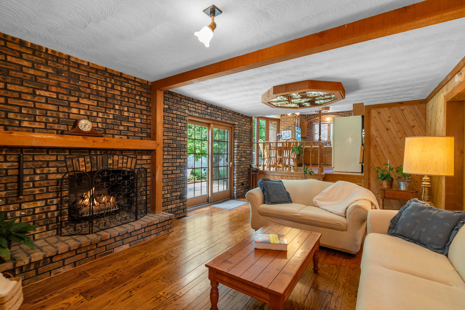 Arlington Heights, Illinois, 60004, United States, 3 Bedrooms Bedrooms, ,3 BathroomsBathrooms,Residential,For Sale,1939411