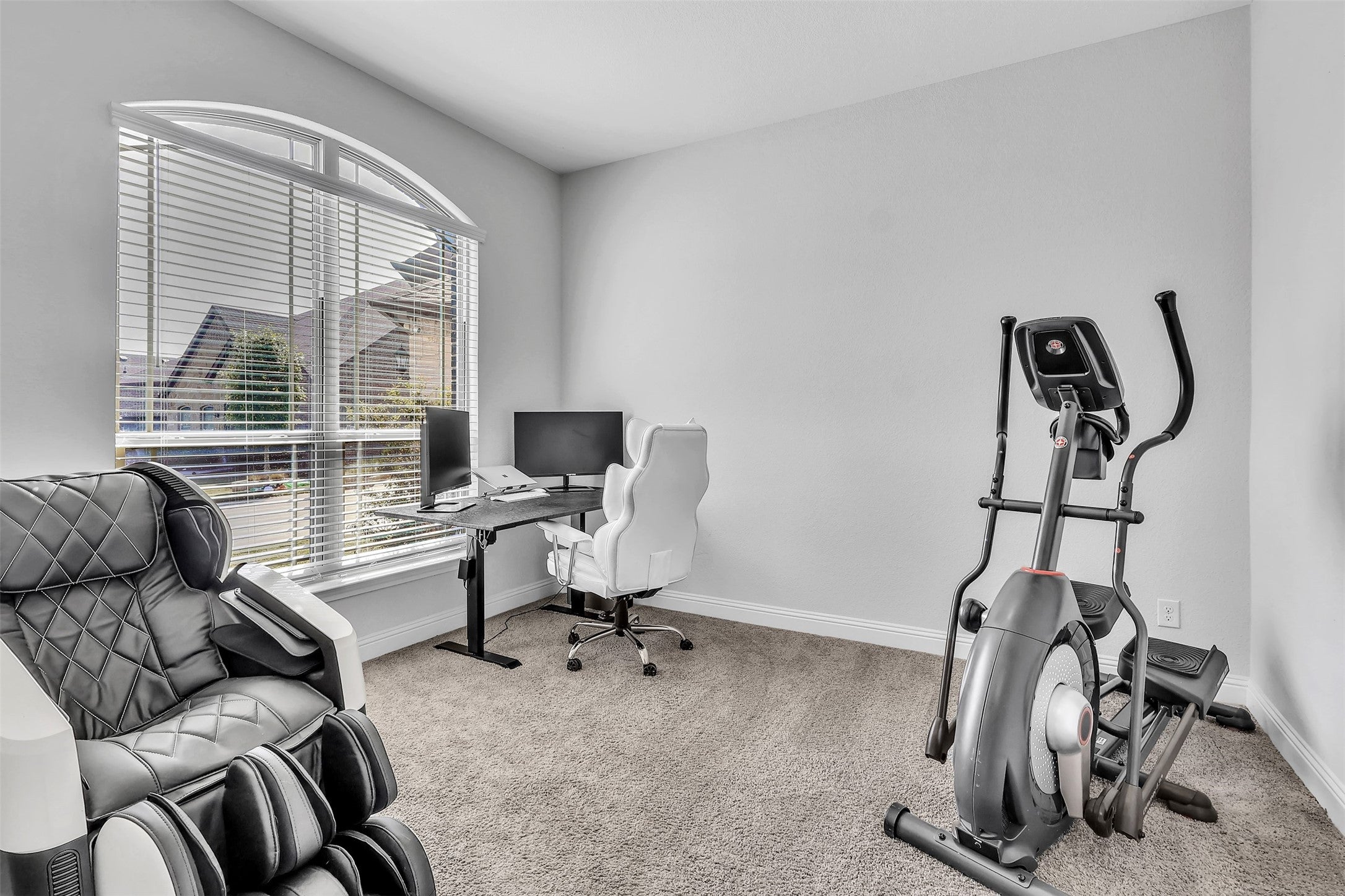 Justin, Texas, 76247, United States, 4 Bedrooms Bedrooms, ,4 BathroomsBathrooms,Residential,For Sale,1981121