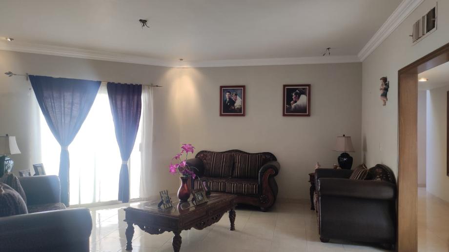 VICTOR HUGO, Torreón, Coahuila de Zaragoza, 27018, Mexico, 3 Bedrooms Bedrooms, ,4 BathroomsBathrooms,Residential,For Sale,VICTOR HUGO,1529132