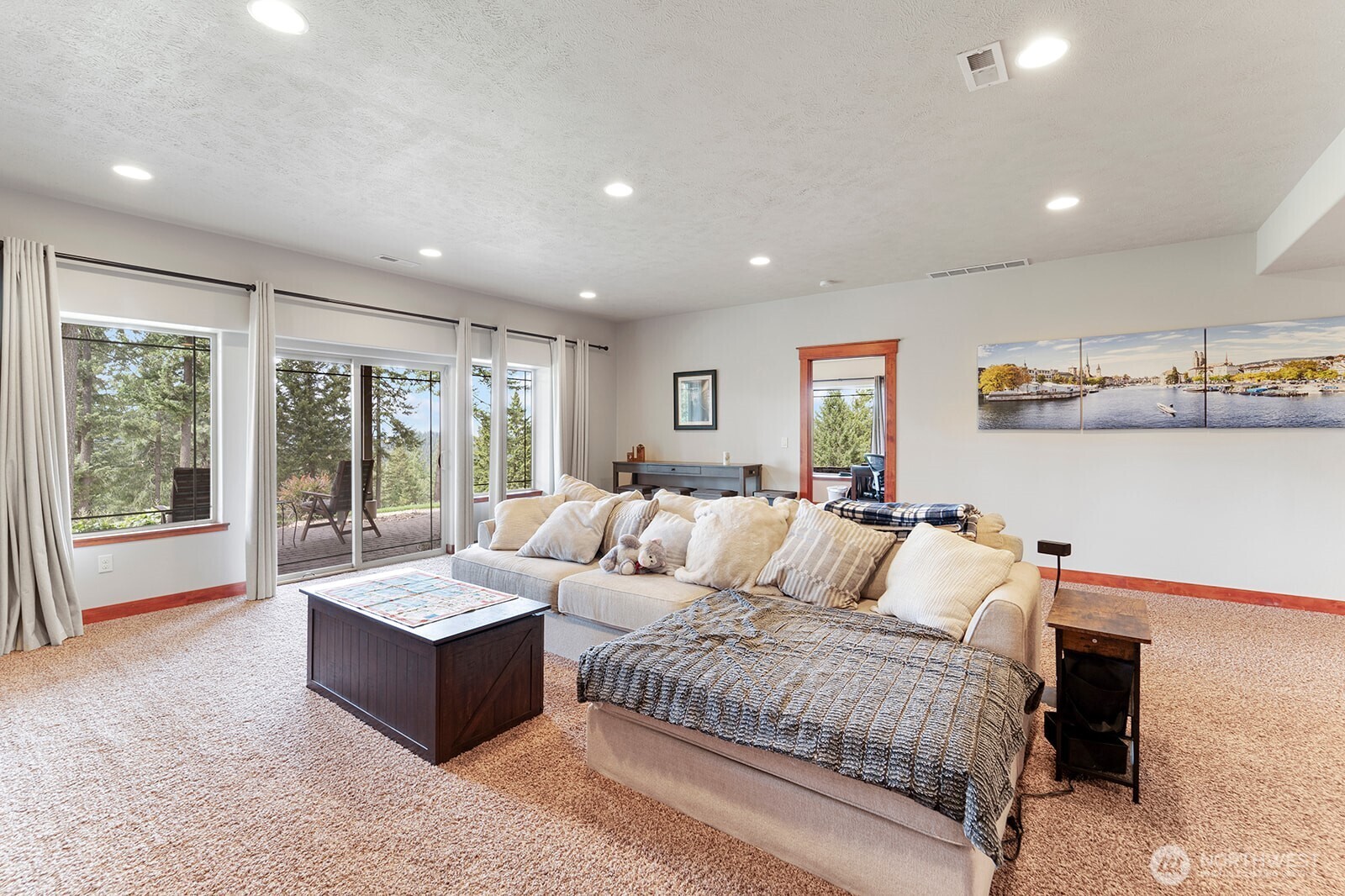 Spokane, Washington, 99208, United States, 5 Bedrooms Bedrooms, ,4 BathroomsBathrooms,Residential,For Sale,1975887