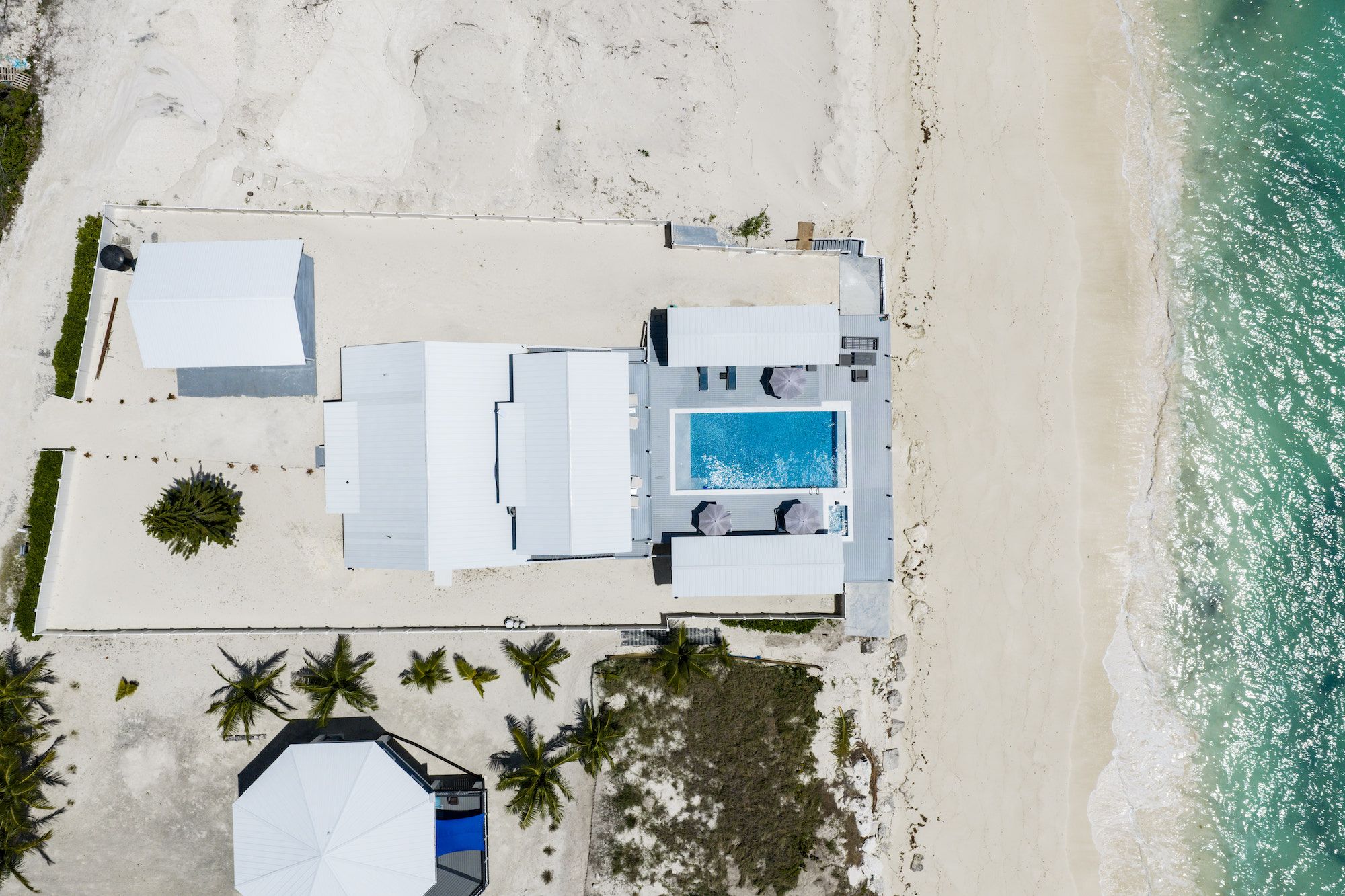  Secluded Beachfront Retreat with Ocean Views - 物件實景