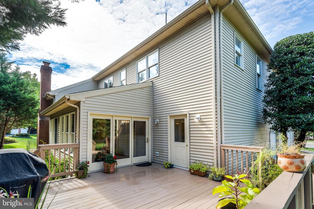 Herndon, Virginia, 20171, United States, 4 Bedrooms Bedrooms, ,5 BathroomsBathrooms,Residential,For Sale,1974486