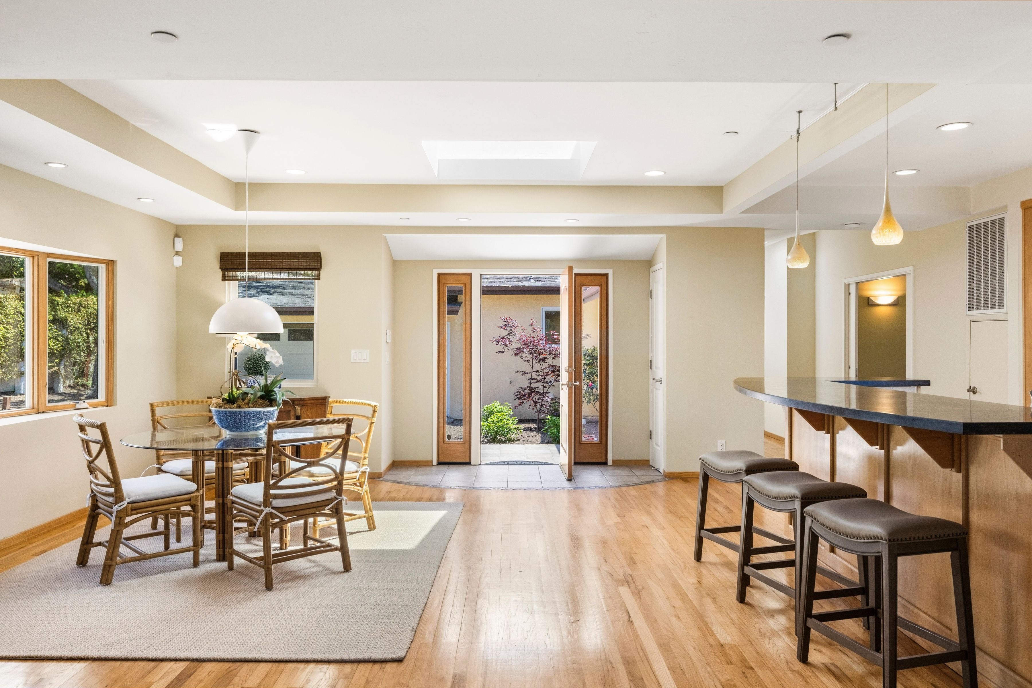  3113 Sloat Road - 物件實景