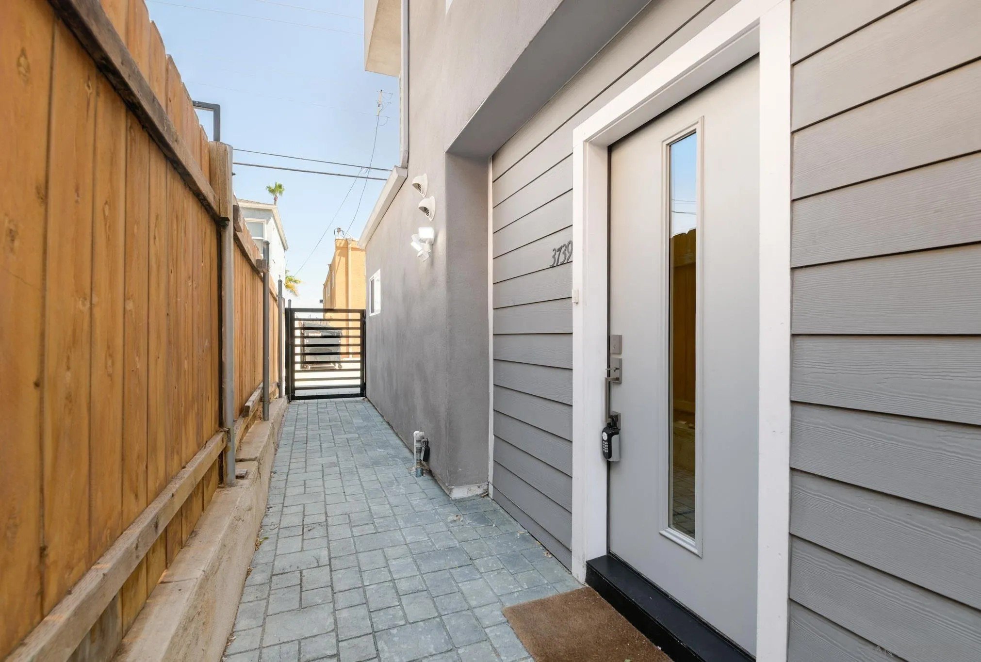 San Diego, California, 92104, United States, 3 Bedrooms Bedrooms, ,3 BathroomsBathrooms,Residential,For Sale,1942176