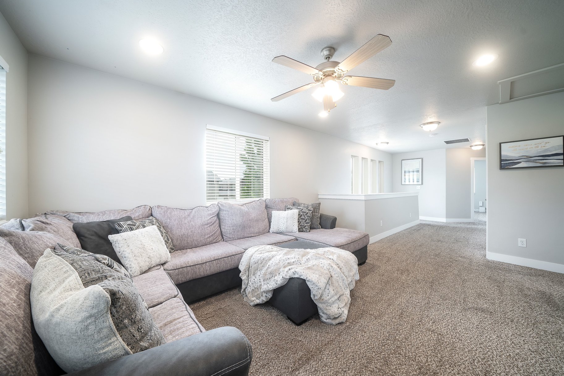  Charming, Very Clean End Unit Townhome in Logan - 物件實景