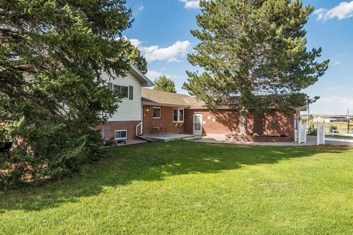 Cheyenne, Wyoming, 82009, United States, 3 Bedrooms Bedrooms, ,2 BathroomsBathrooms,Residential,For Sale,1930620