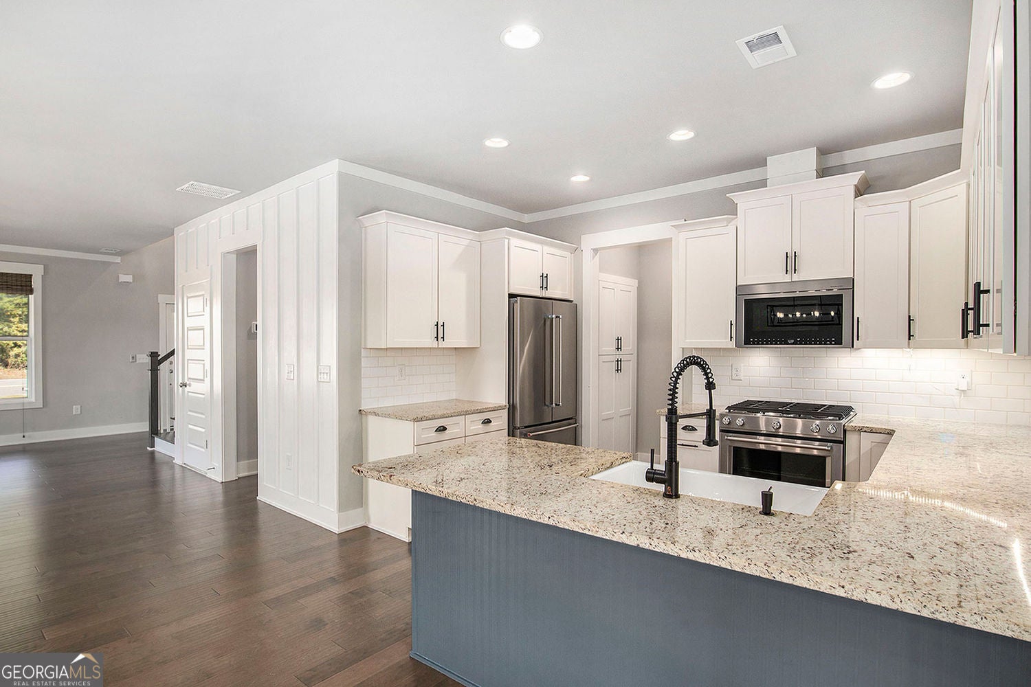 Gainesville, Georgia, 30506, United States, 3 Bedrooms Bedrooms, ,4 BathroomsBathrooms,Residential,For Sale,1965754