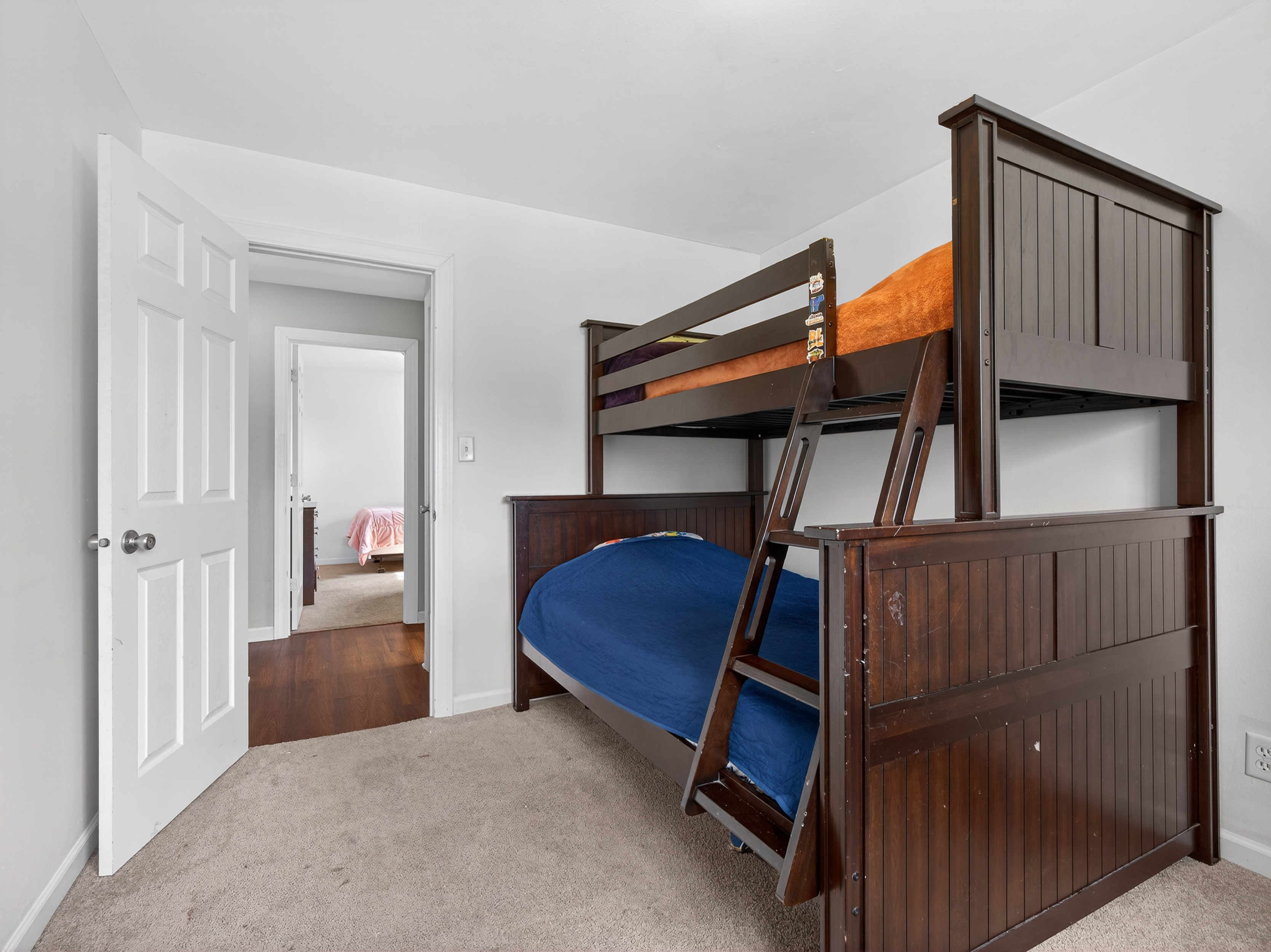  Unique Ranch on Large Lot - 物件實景