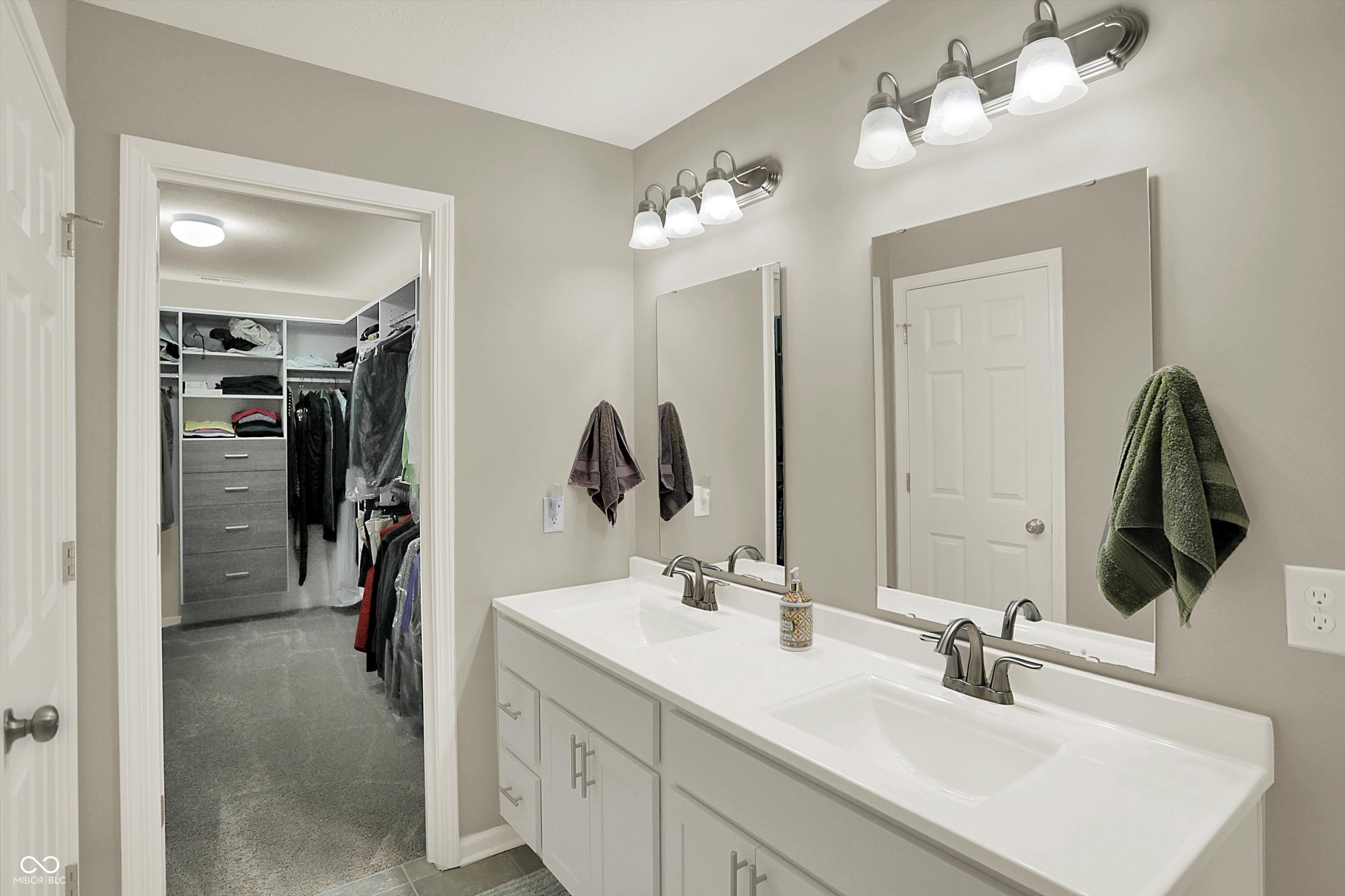 Noblesville, Indiana, 46060, United States, 5 Bedrooms Bedrooms, ,3 BathroomsBathrooms,Residential,For Sale,1974054