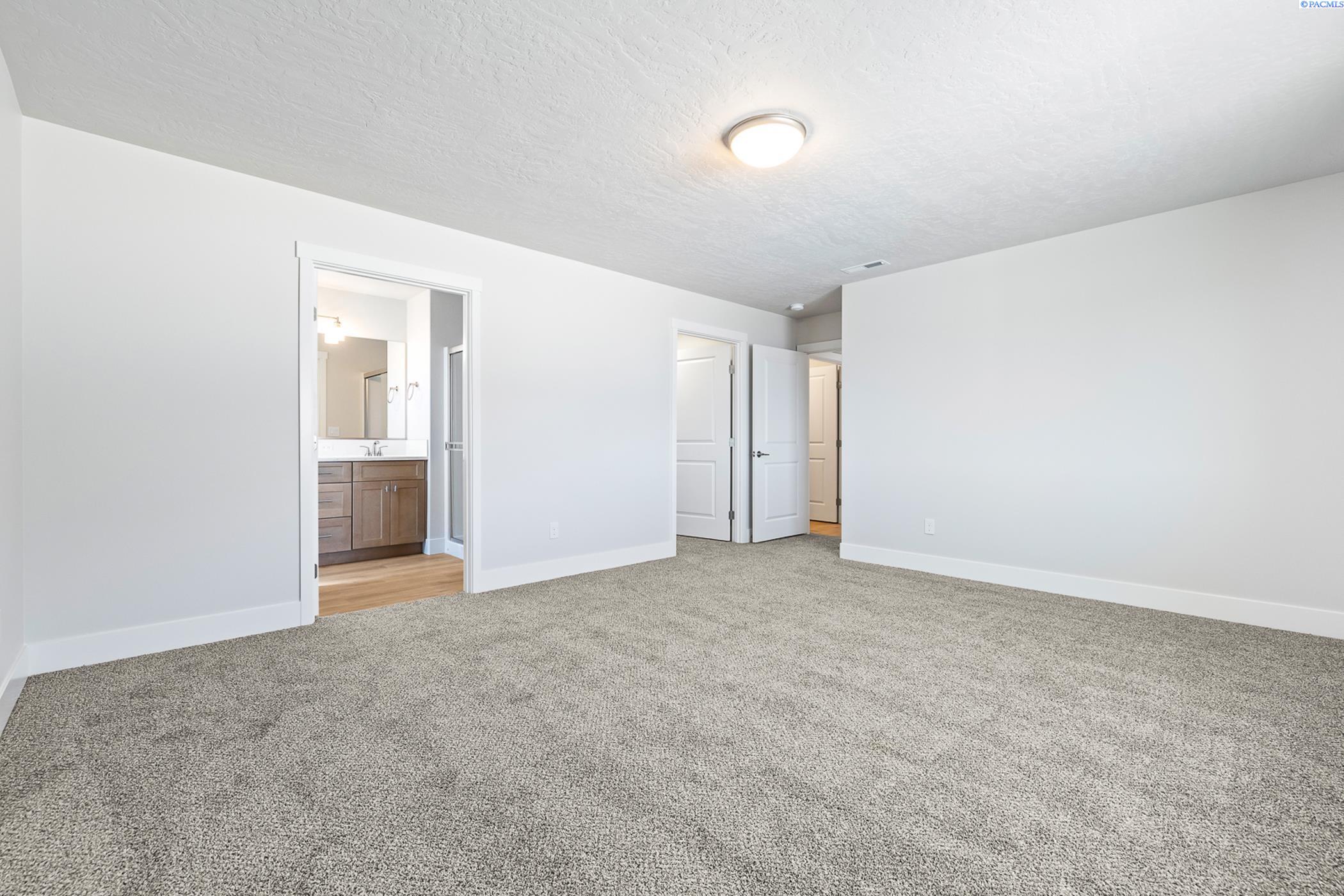 Kennewick, Washington, 99338, United States, 3 Bedrooms Bedrooms, ,1 BathroomBathrooms,Residential,For Sale,1803967