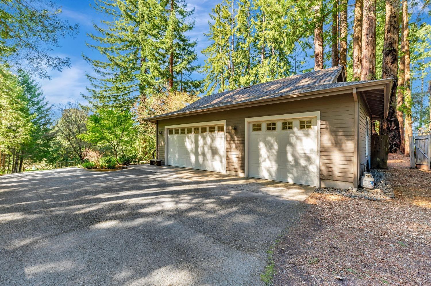 Sebastopol, California, 95472, United States, 4 Bedrooms Bedrooms, ,3 BathroomsBathrooms,Residential,For Sale,1989317