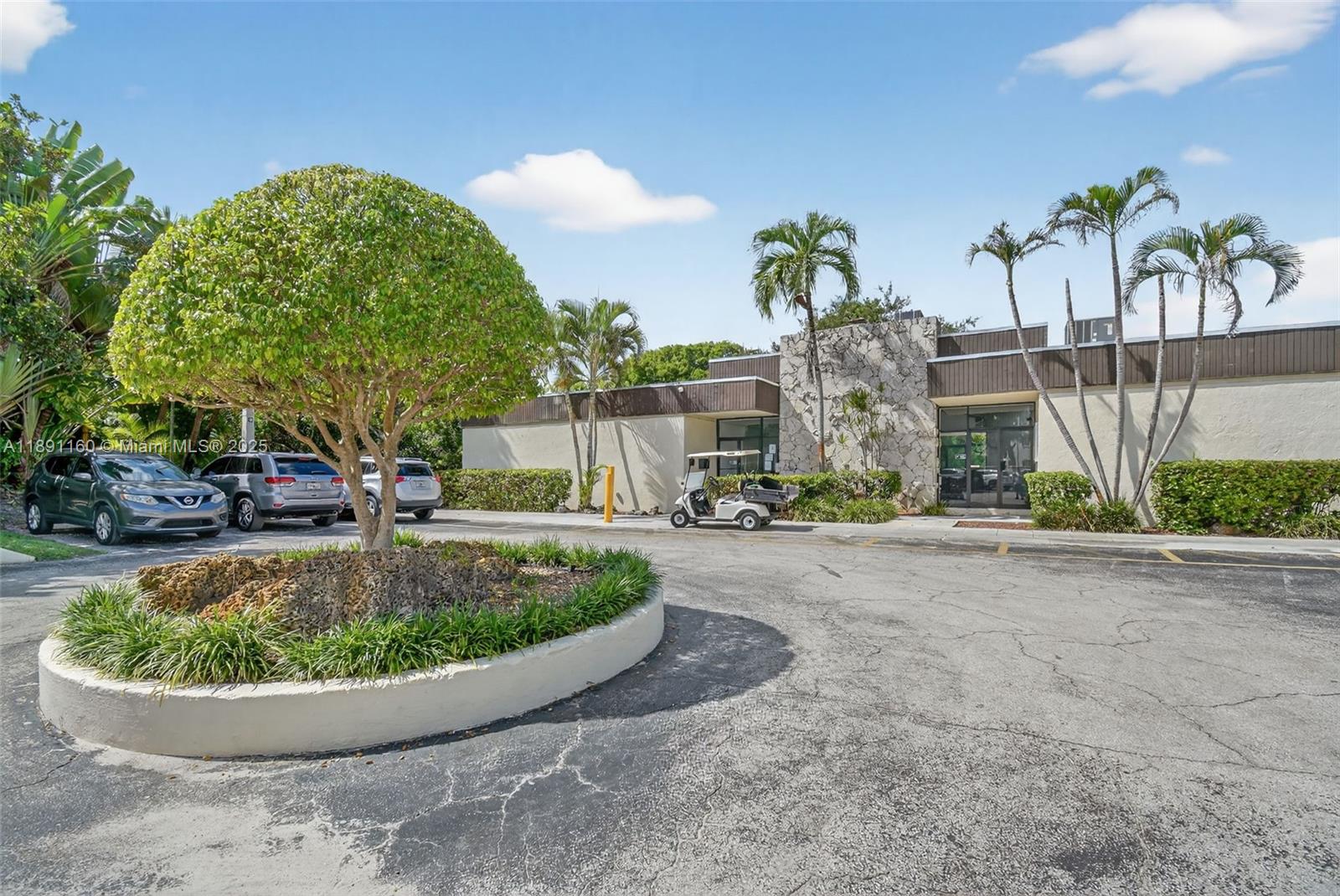 Miami, Florida, 33180, United States, 3 Bedrooms Bedrooms, ,3 BathroomsBathrooms,Residential,For Sale,1961045