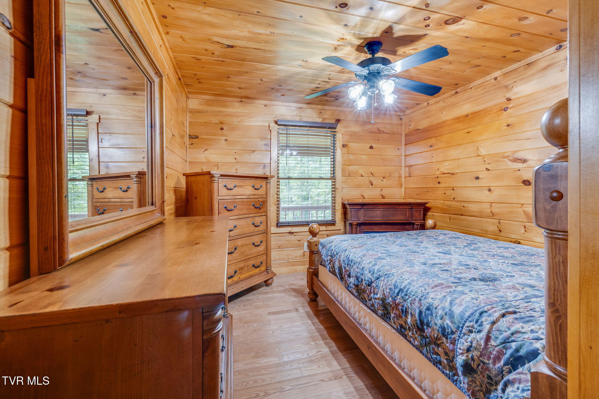 Butler, Tennessee, 37640, United States, 2 Bedrooms Bedrooms, ,3 BathroomsBathrooms,Residential,For Sale,1914007