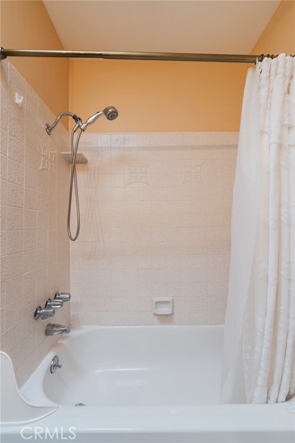 Anaheim, California, 92805, United States, 2 Bedrooms Bedrooms, ,1 BathroomBathrooms,Residential,For Sale,1986125