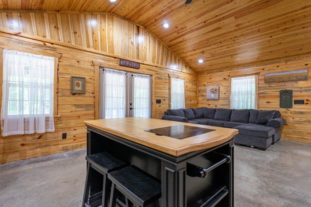LaGrange, Georgia, 30240, United States, 2 Bedrooms Bedrooms, ,2 BathroomsBathrooms,Residential,For Sale,1865221