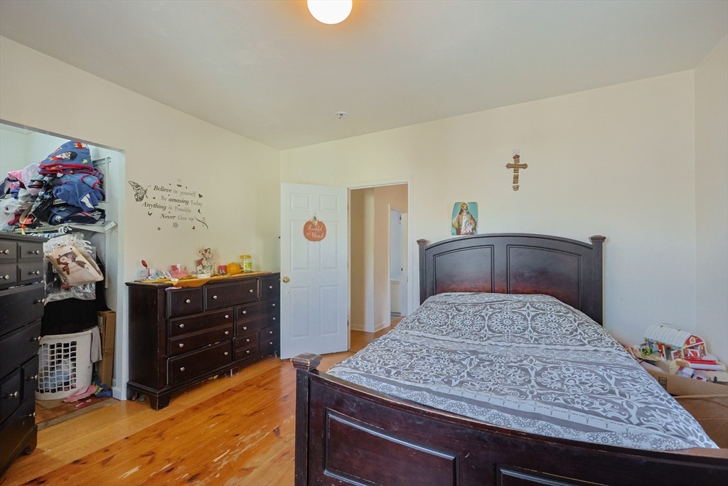 Lowell, Massachusetts, 01854, United States, 9 Bedrooms Bedrooms, ,3 BathroomsBathrooms,Residential,For Sale,1926214