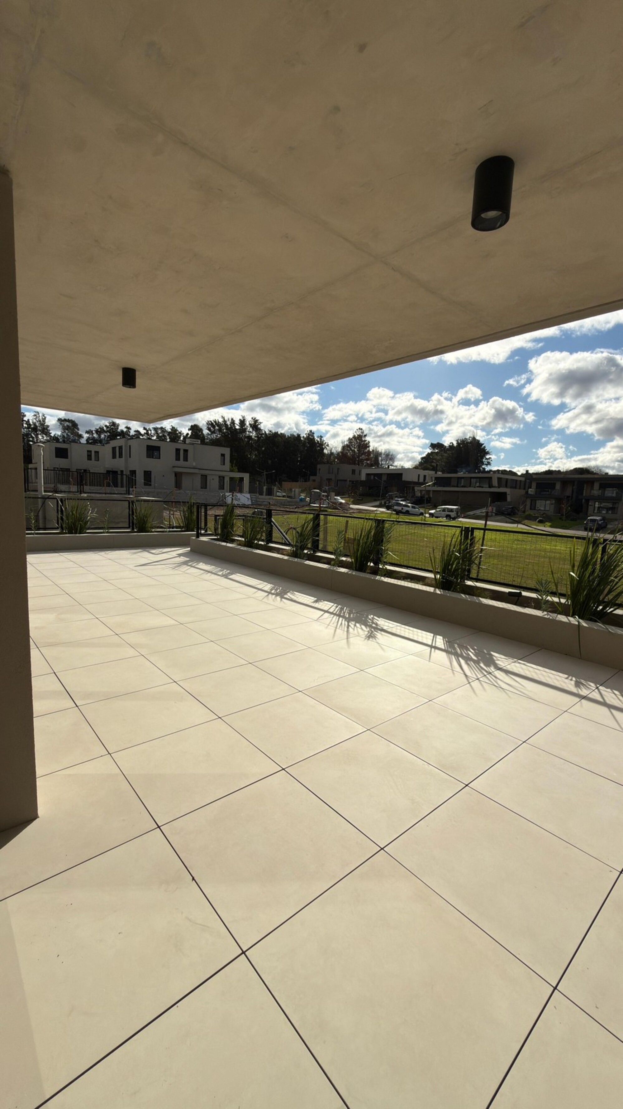  Elegant Garden Apartment in Barrio Parques - 物件實景