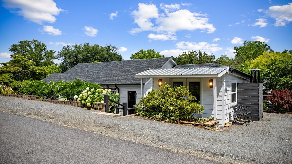 Blue Ridge, Georgia, 30513, United States, 3 Bedrooms Bedrooms, ,2 BathroomsBathrooms,Residential,For Sale,1878100