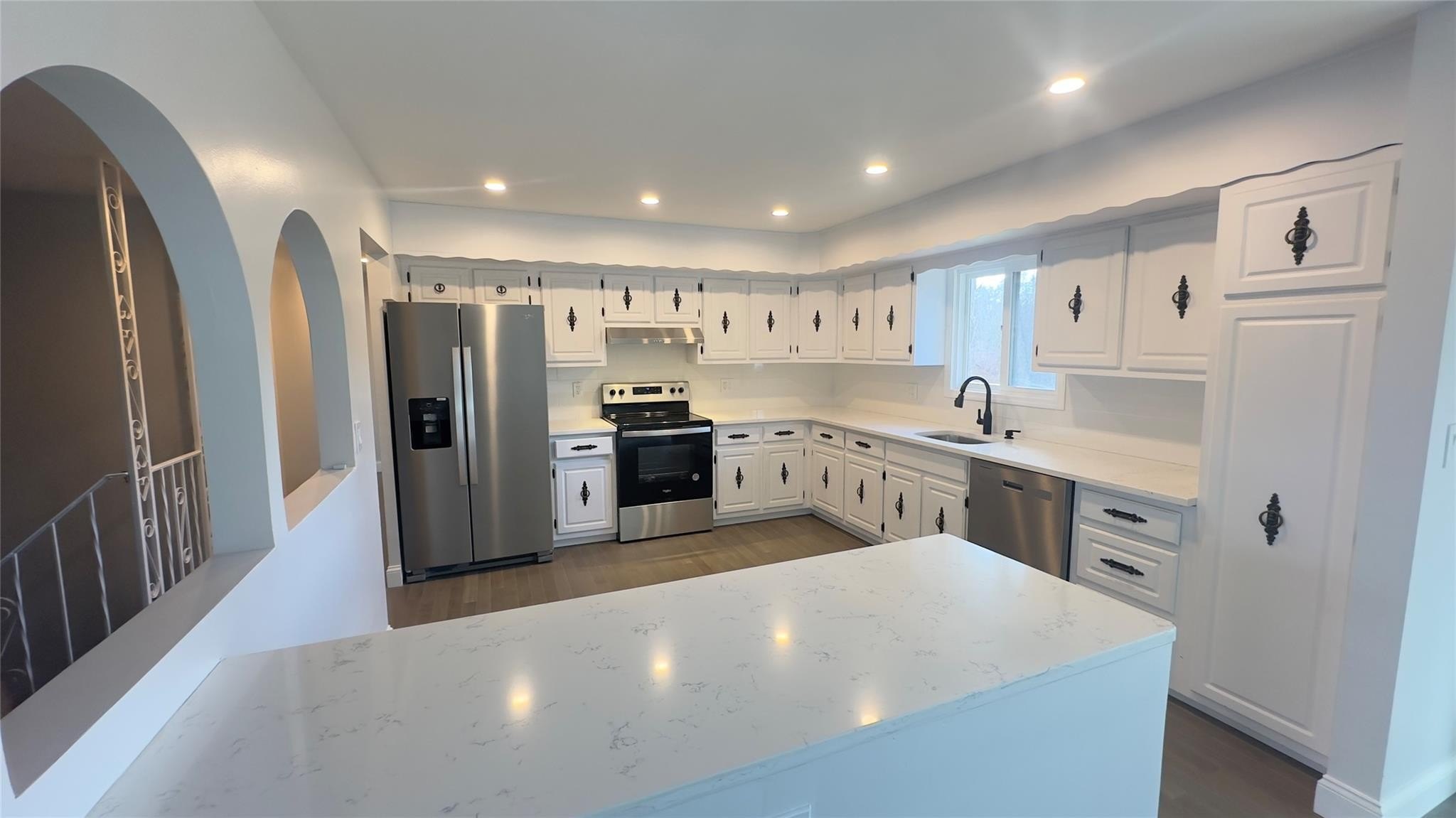 Kingston, New York, 12401, United States, 3 Bedrooms Bedrooms, ,2 BathroomsBathrooms,Residential,For Sale,1944952