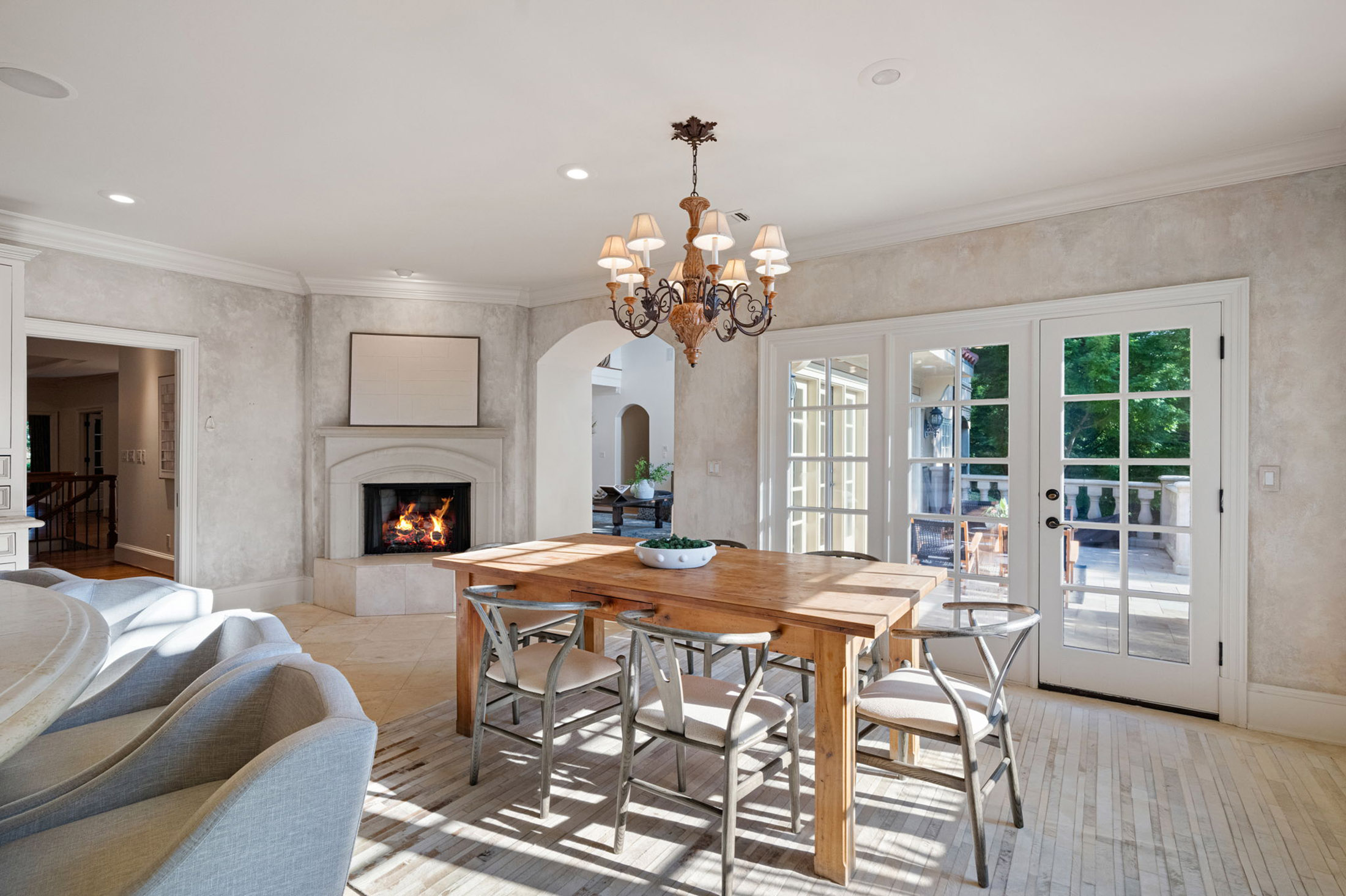  Remarkable Spanish-style Estate on 3.8+/- Private Acres - 物件實景