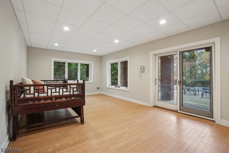 Millburn Twp., New Jersey, 07078, United States, 6 Bedrooms Bedrooms, ,7 BathroomsBathrooms,Residential,For Sale,1991831