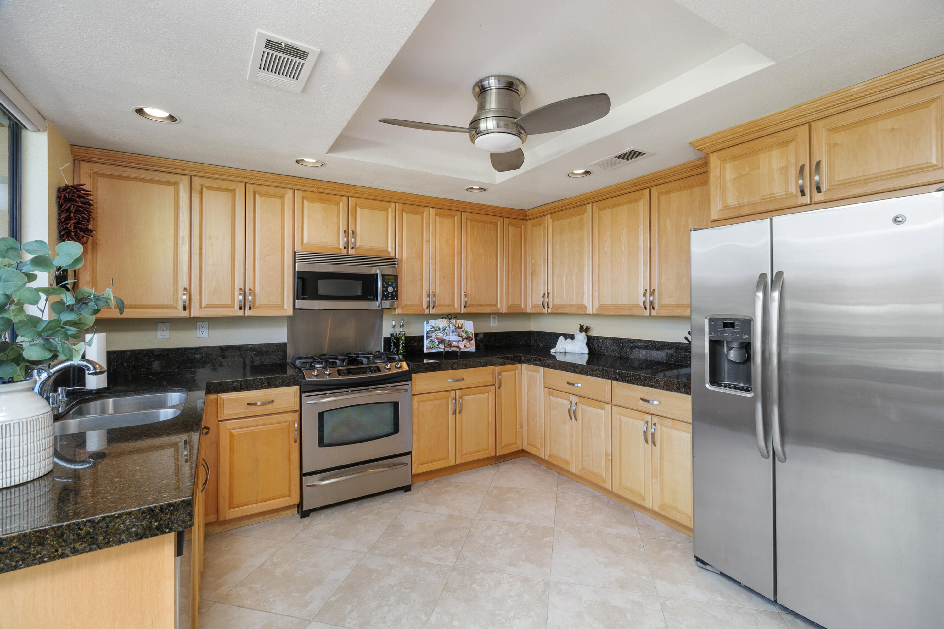 Palm Desert, California, 92260, United States, 2 Bedrooms Bedrooms, ,2 BathroomsBathrooms,Residential,For Sale,1951083