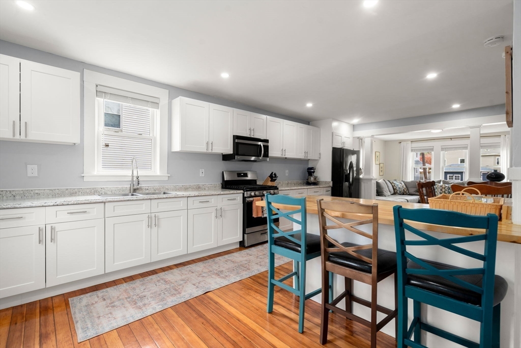 Maynard, Massachusetts, 01754, United States, 3 Bedrooms Bedrooms, ,2 BathroomsBathrooms,Residential,For Sale,1994472