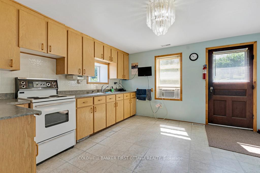 LANARK HIGHLANDS, Ontario, K0G 1K0, CA, 3 Bedrooms Bedrooms, ,Residential,For Sale,1947994