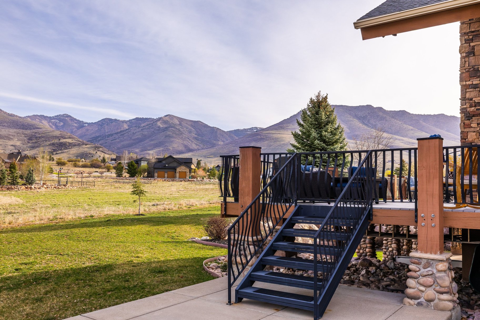  Exquisite Custom Home with 360-Degree Views - 物件實景