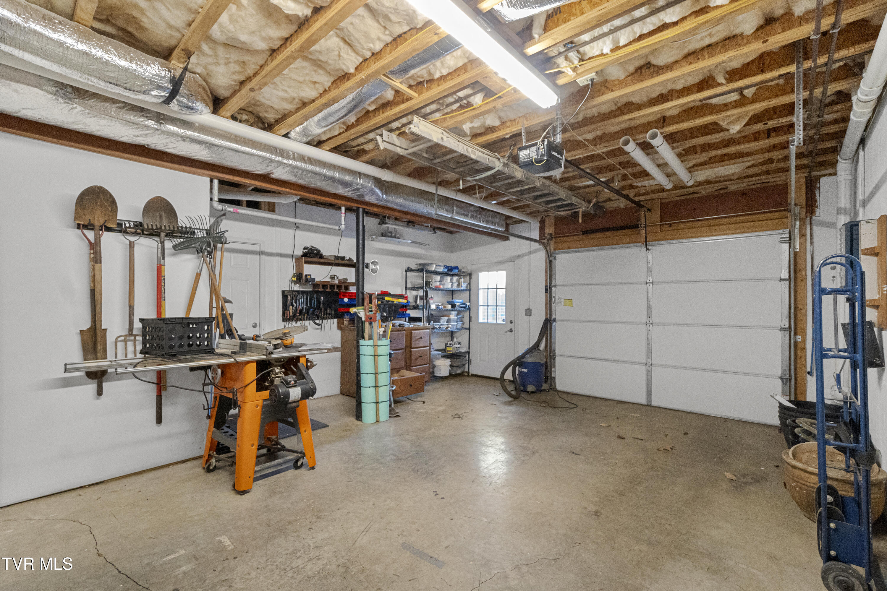 Greeneville, Tennessee, 37745, United States, 5 Bedrooms Bedrooms, ,5 BathroomsBathrooms,Residential,For Sale,2012581