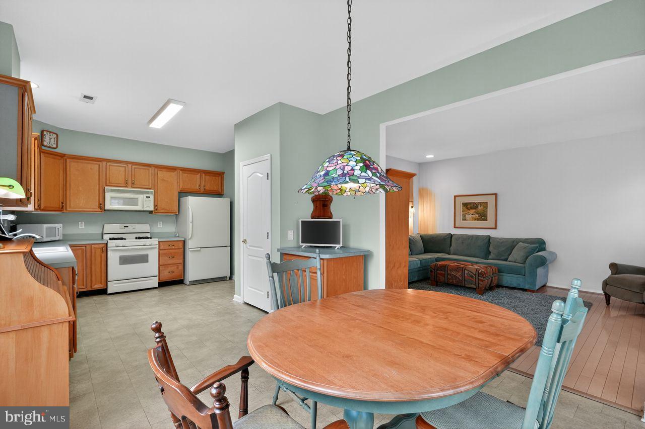 Marlton, New Jersey, 08053, United States, 2 Bedrooms Bedrooms, ,2 BathroomsBathrooms,Residential,For Sale,1994693