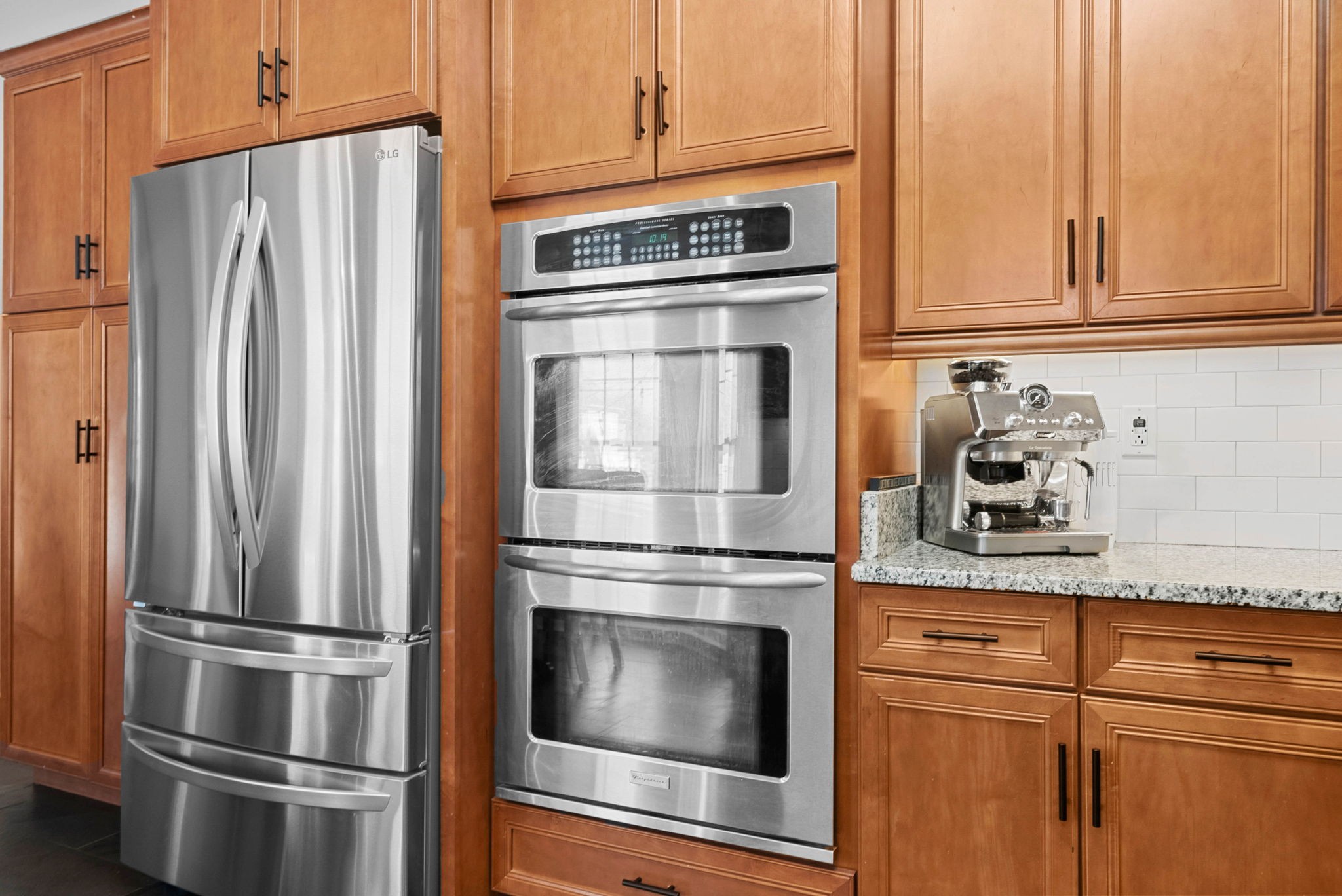 Clarksville, Tennessee, 37043, United States, 5 Bedrooms Bedrooms, ,3 BathroomsBathrooms,Residential,For Sale,2009051