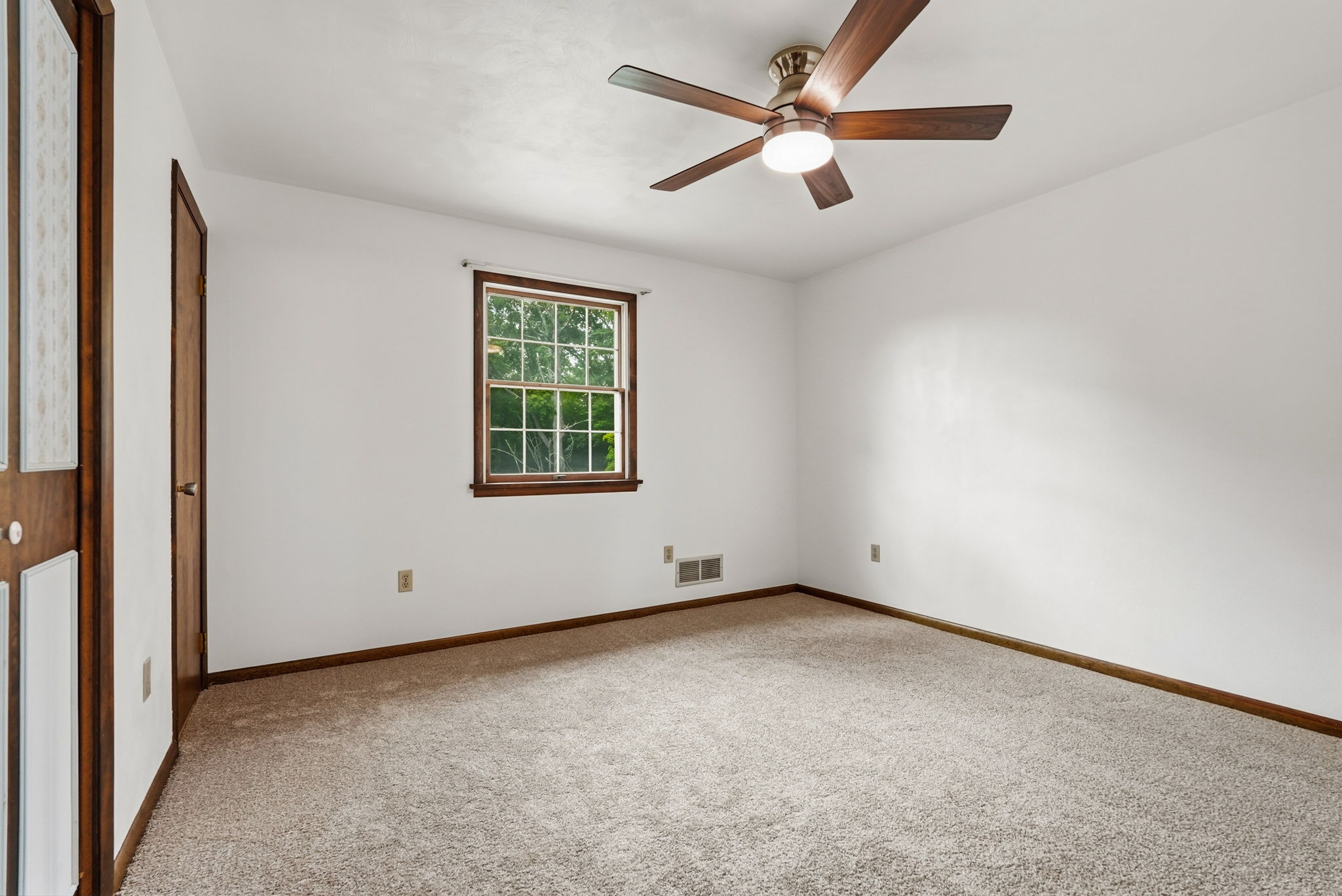  145 Karen Drive, Elizabeth, PA 15037 - 物件實景