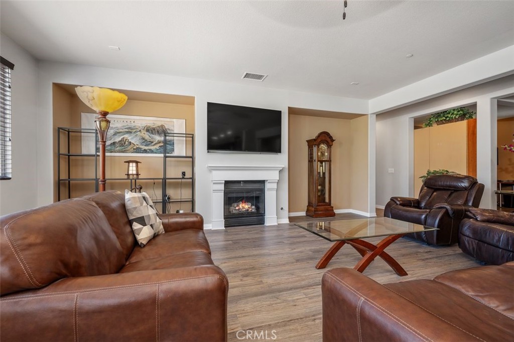 Murrieta, California, 92563, United States, 4 Bedrooms Bedrooms, ,2 BathroomsBathrooms,Residential,For Sale,2002097